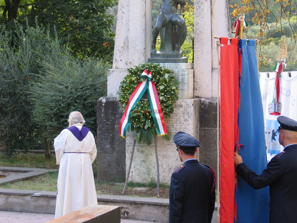Vicovaro - Festa Maria SS. Avvocata Nostra - Deposizione Corona al Monumento dei Caduti in guerra