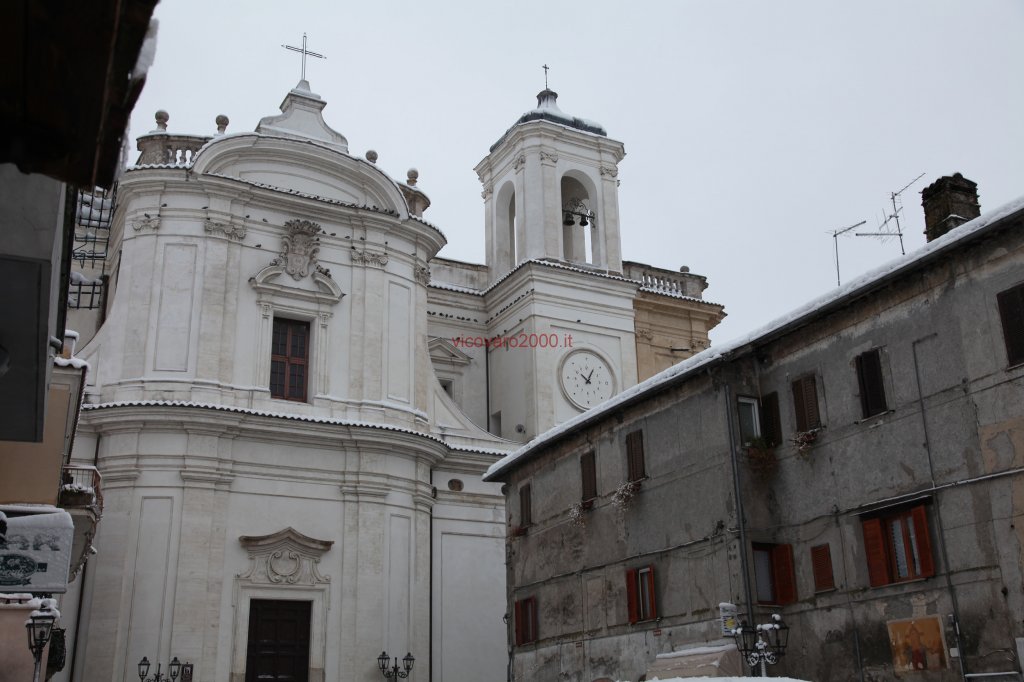 Vicovaro - Chiesa di San Pietro - Neve 2012
