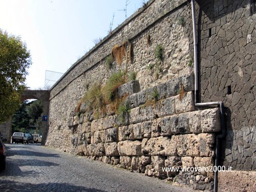 Vicovaro - Mura Ciclopiche - Porta di  Sotto  (Porta Pej)